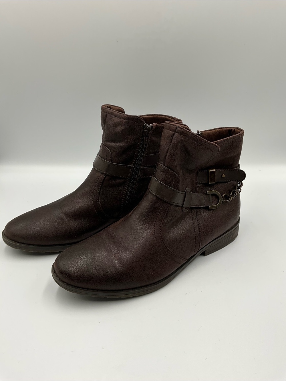 BareTraps Boots Size 6.5 Brown Ankle Boots with Buckle & Chain Accent
